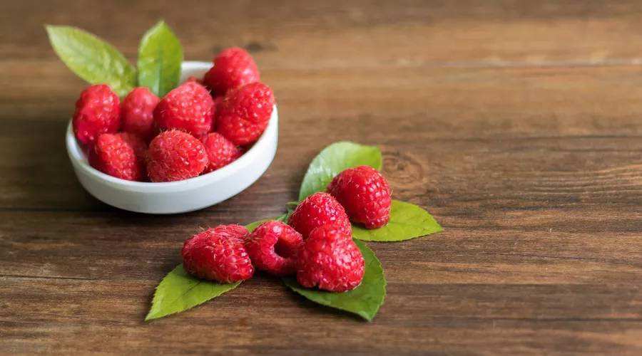 护肤小知识 护肤过度会引发脂溢性皮炎