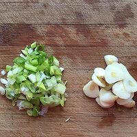 尖椒炒豆皮～百吃不厌的家常菜的做法图解2
