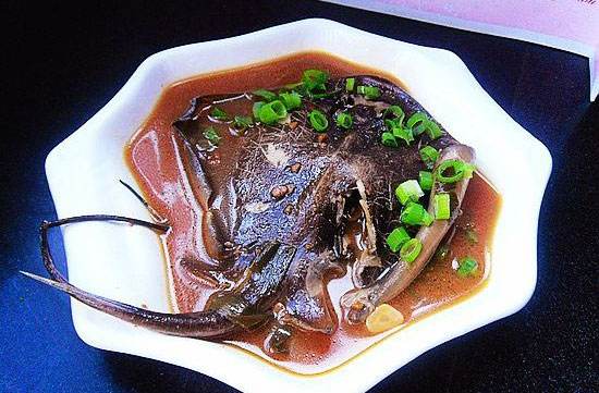 老板鱼去掉氨水味的方法