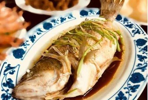 这样蒸鱼嫩如豆腐 香如蟹肉