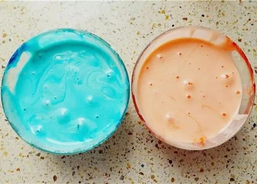 如何在蛋糕面糊中添加食用色素