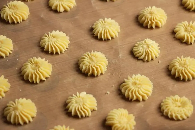 曲奇的制作及其过程中的疑问解答！制作慕斯蛋糕最常遇到的问题！如何制作网格状的苹果派派皮！