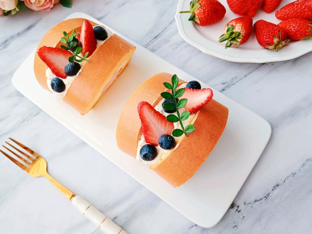 草莓蛋糕卷怎么做？