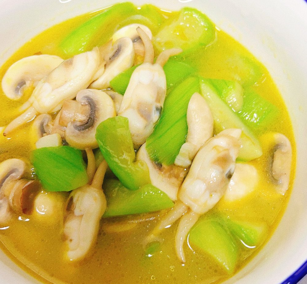丝瓜口菇蛏子汤的做法
