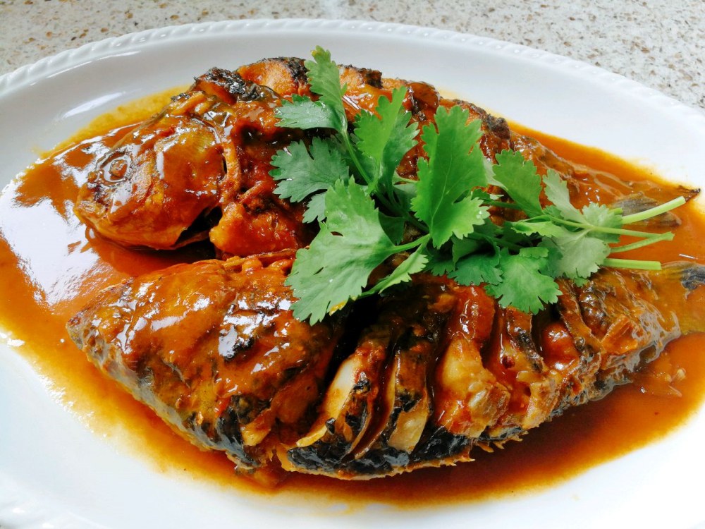 酱焖鲫鱼的做法