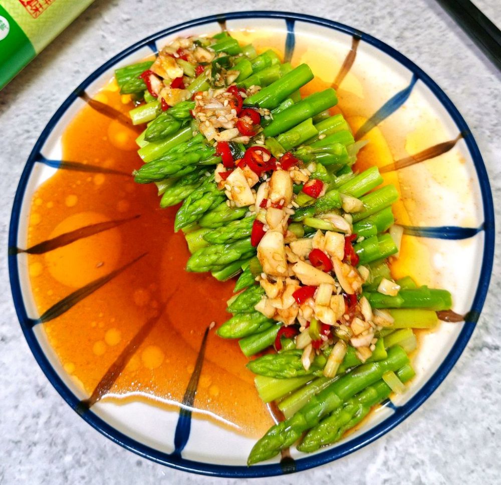 凉拌芦笋的做法