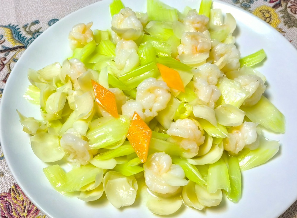 西芹百合炒虾仁的做法