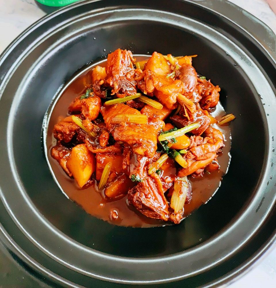 小鸡焖土豆的做法