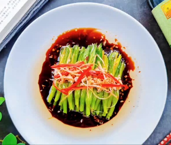 葱油黄花菜的做法