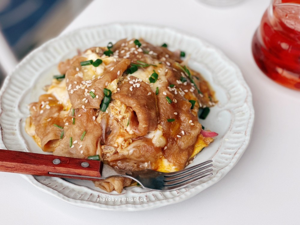 港式茶餐厅的肥牛抱蛋饭的做法