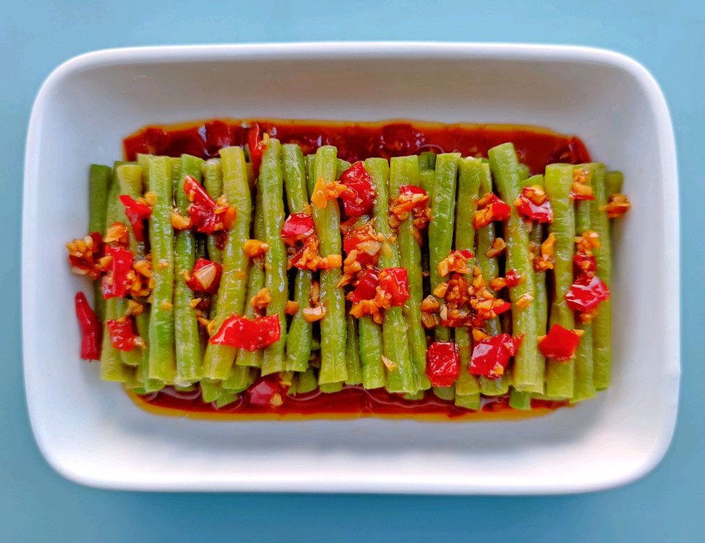 剁椒蒜蓉豇豆的做法