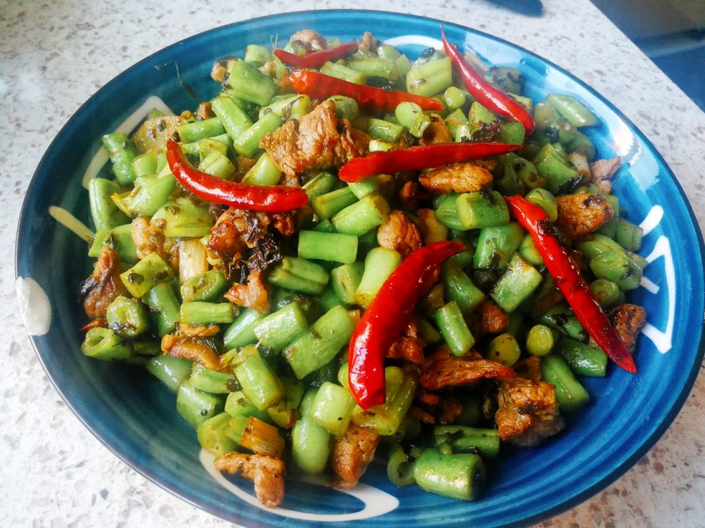 豆角丁炒橄榄菜的做法