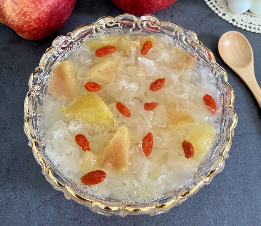 苹果枸杞银耳汤的做法