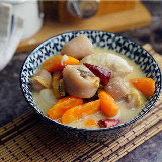 冬天美容养颜，别忘了多喝点果汁！