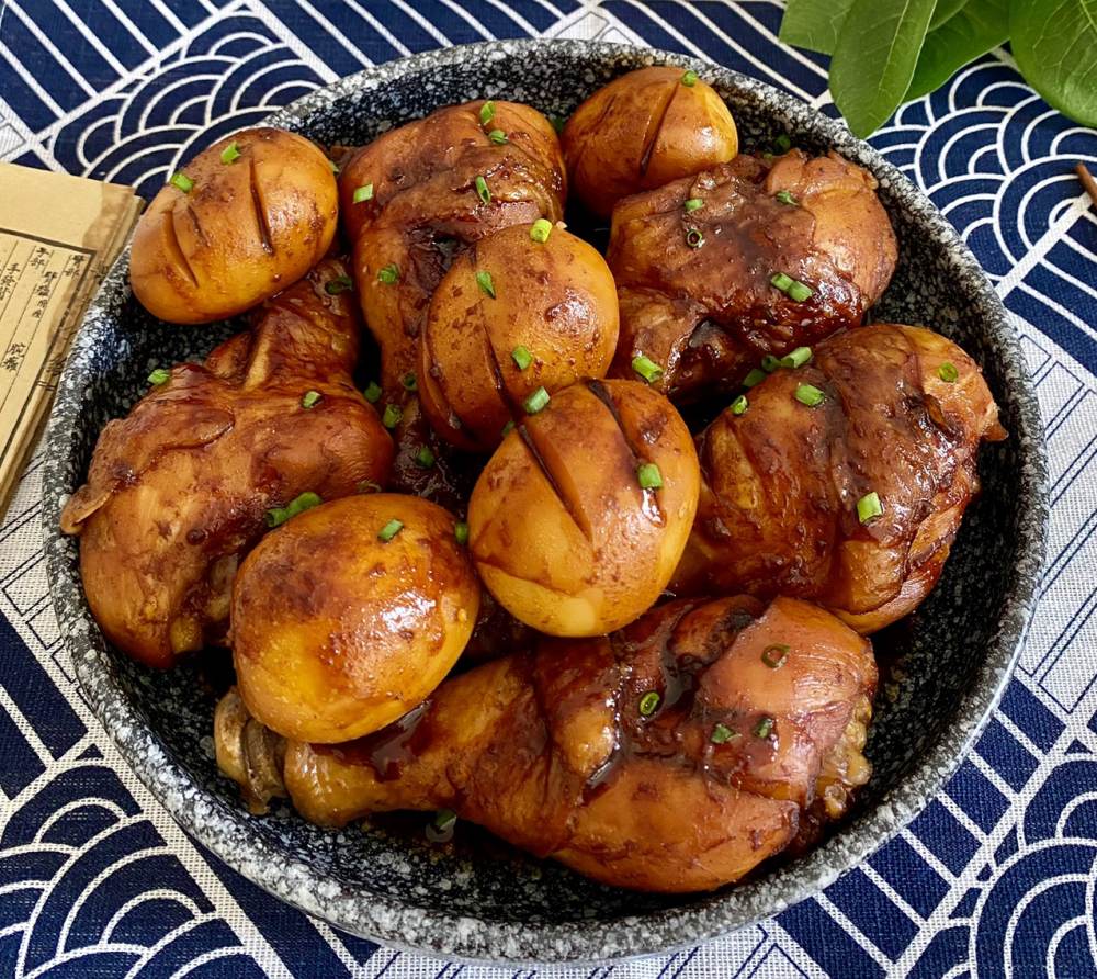 红烧鸡腿卤蛋的做法