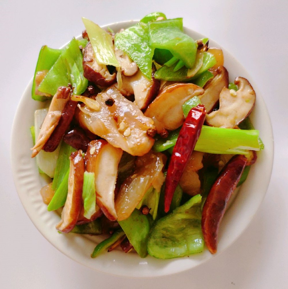 尖椒炒牛蹄筋的做法