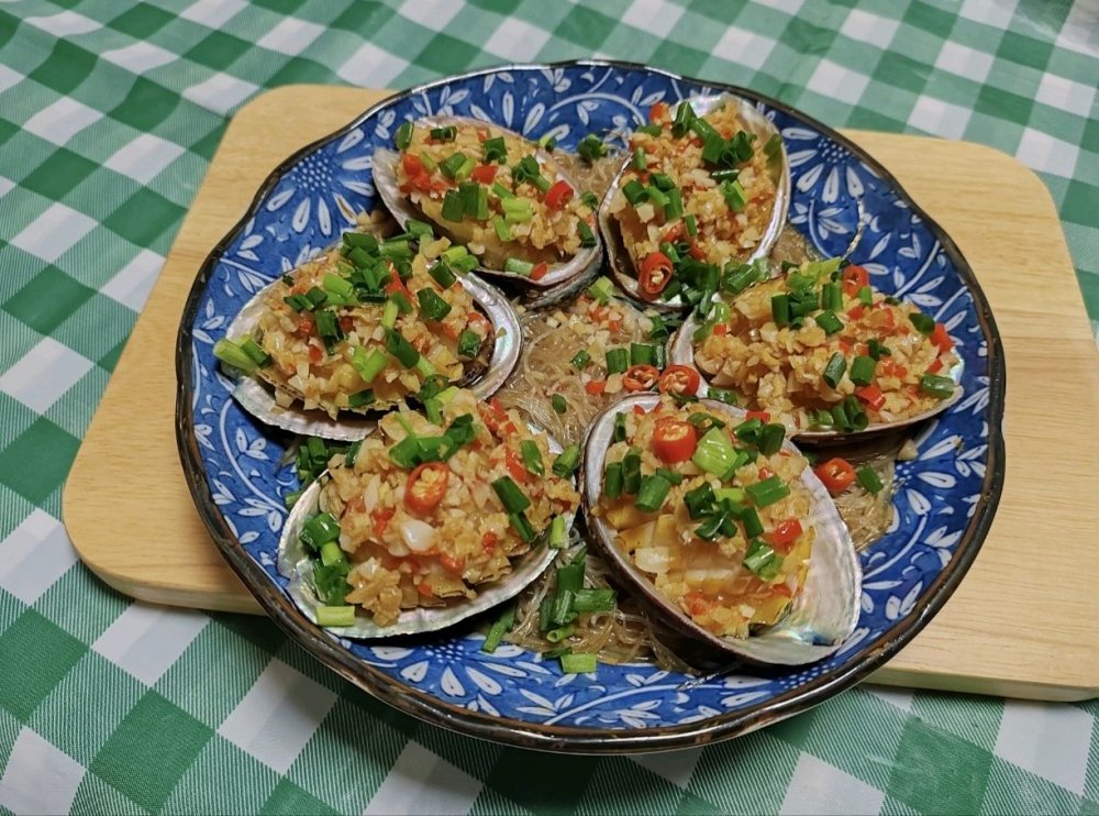 蒜蓉粉丝蒸小鲍鱼的做法