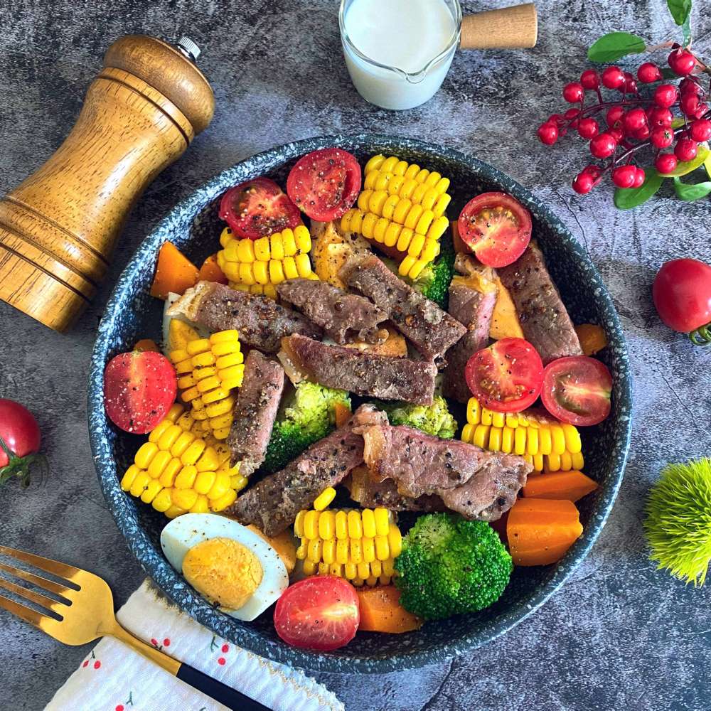 牛排鸡蛋蔬菜沙拉的做法