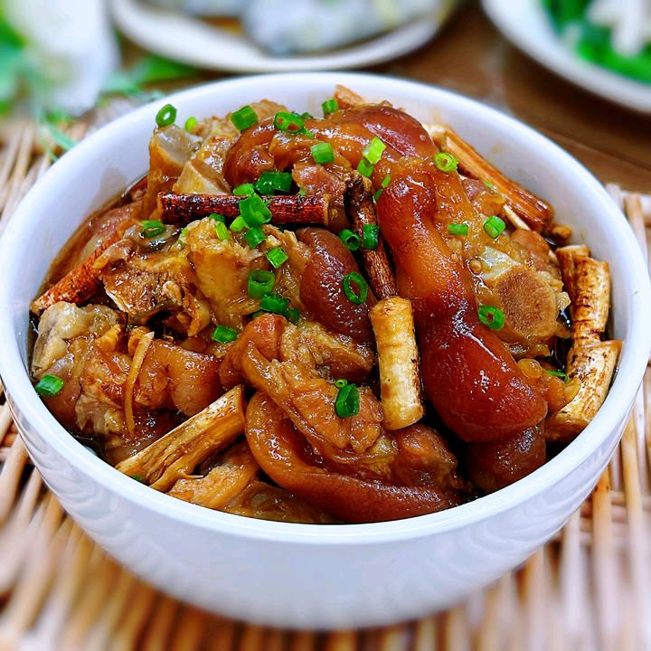 五指毛桃盐焗猪脚的做法