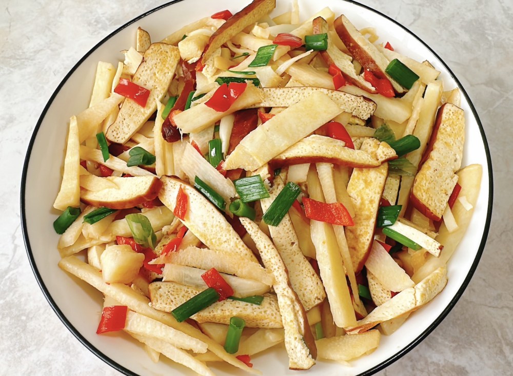 竹笋炒香干的做法