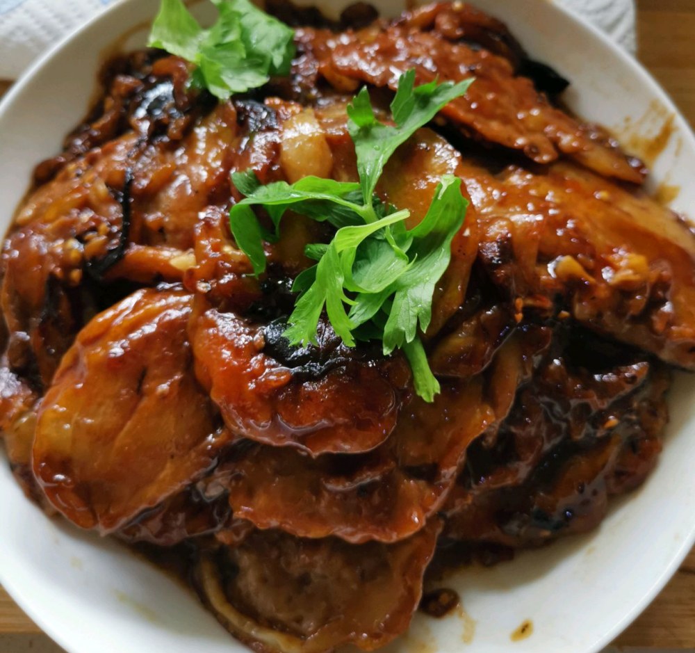 微贴秋膘的一道菜：酱烧茄子夹的做法