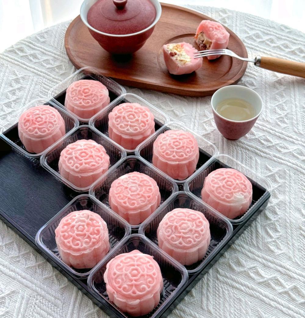 自制软糯酸甜/蔓越莓奶酪馅冰皮月饼的做法 自制软糯酸甜/蔓越莓奶酪馅冰皮月饼