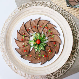 熬夜出现黑眼圈，如何去除？