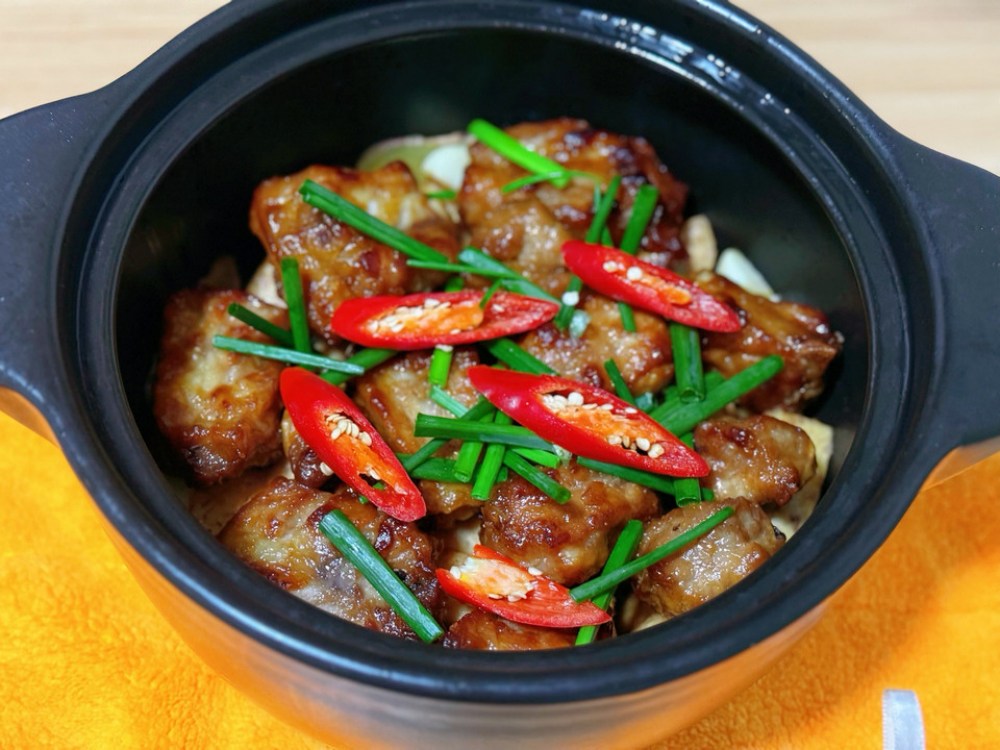 排骨芋头煲的做法