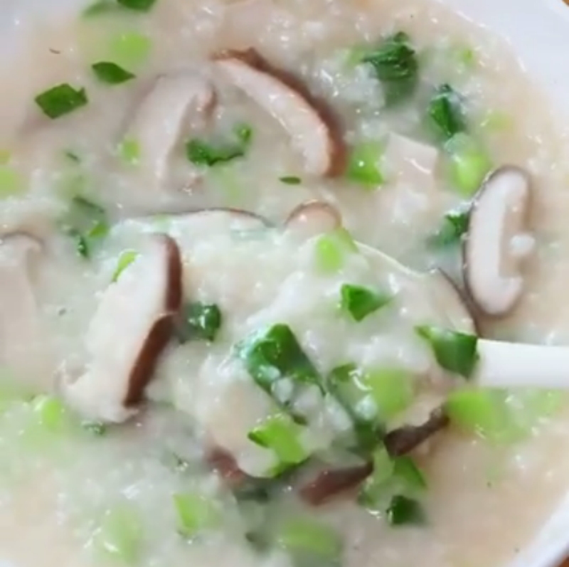 【宝宝辅食】香菇青菜粥的做法