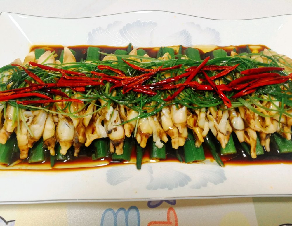 白灼秋葵竹节蛏的做法