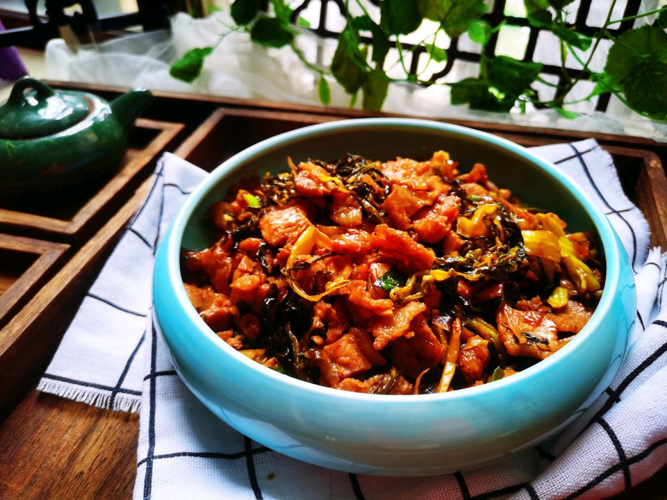 酸菜炒五花肉的做法