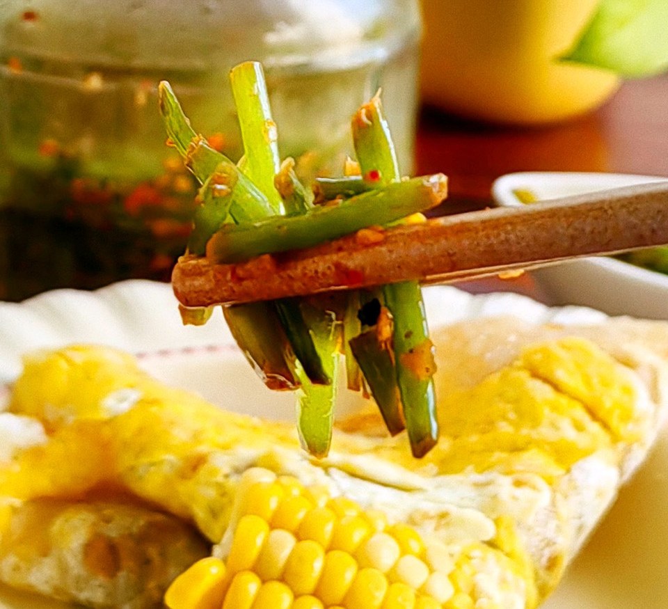 一学就会妈妈牌腌菜-红薯梗腌菜的做法