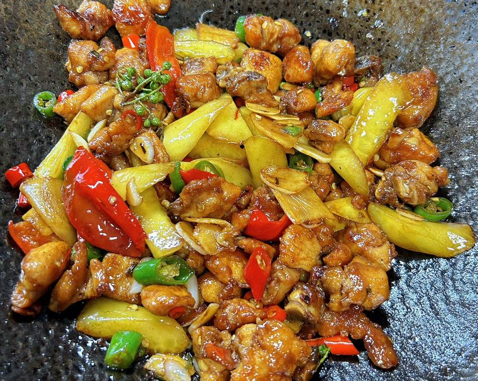 老成都风味黄瓜鲜椒鸡的做法