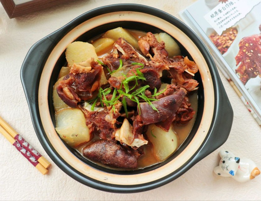 红烧羊肉萝卜煲