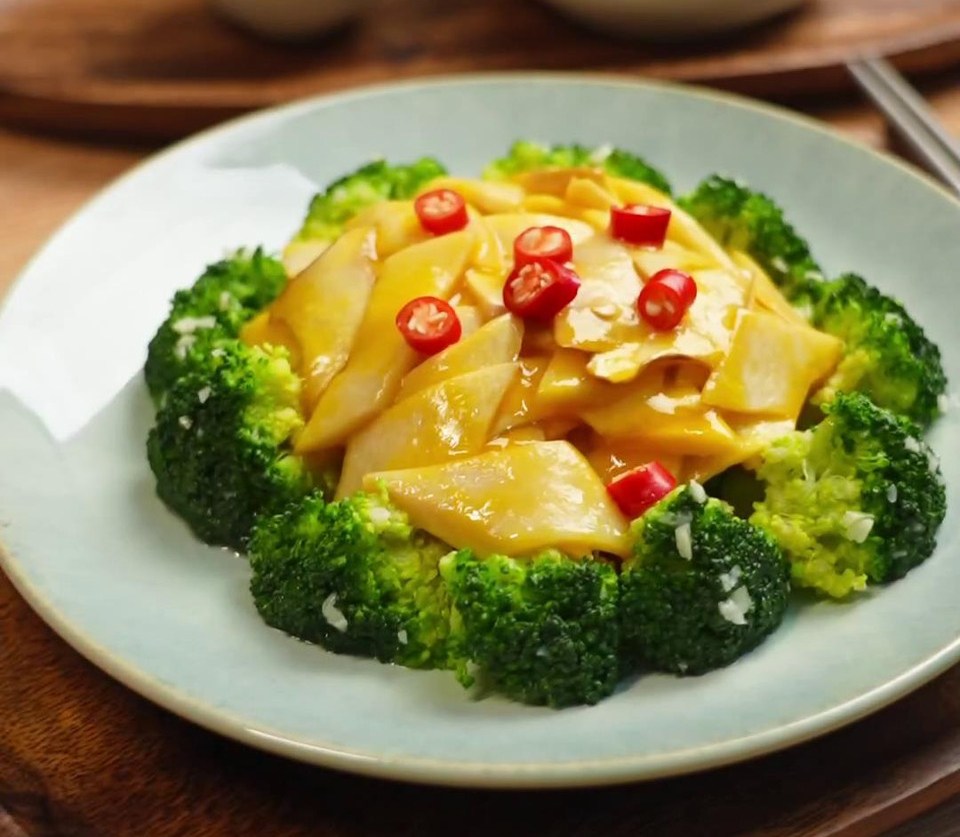 西兰花杏鲍菇的做法