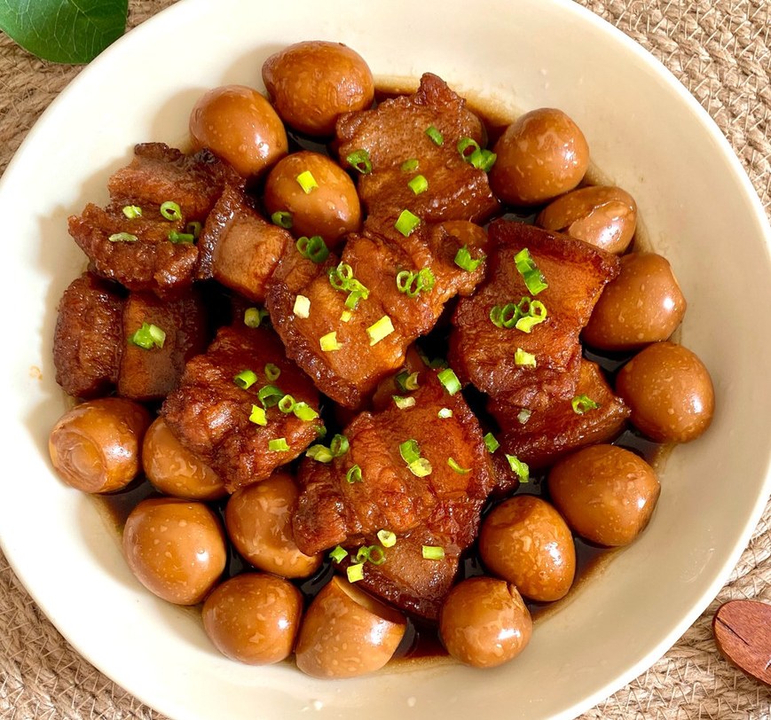 鹌鹑蛋红烧肉的做法