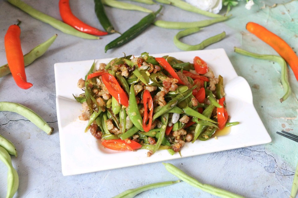 超香辣椒肉沫四季豆的做法