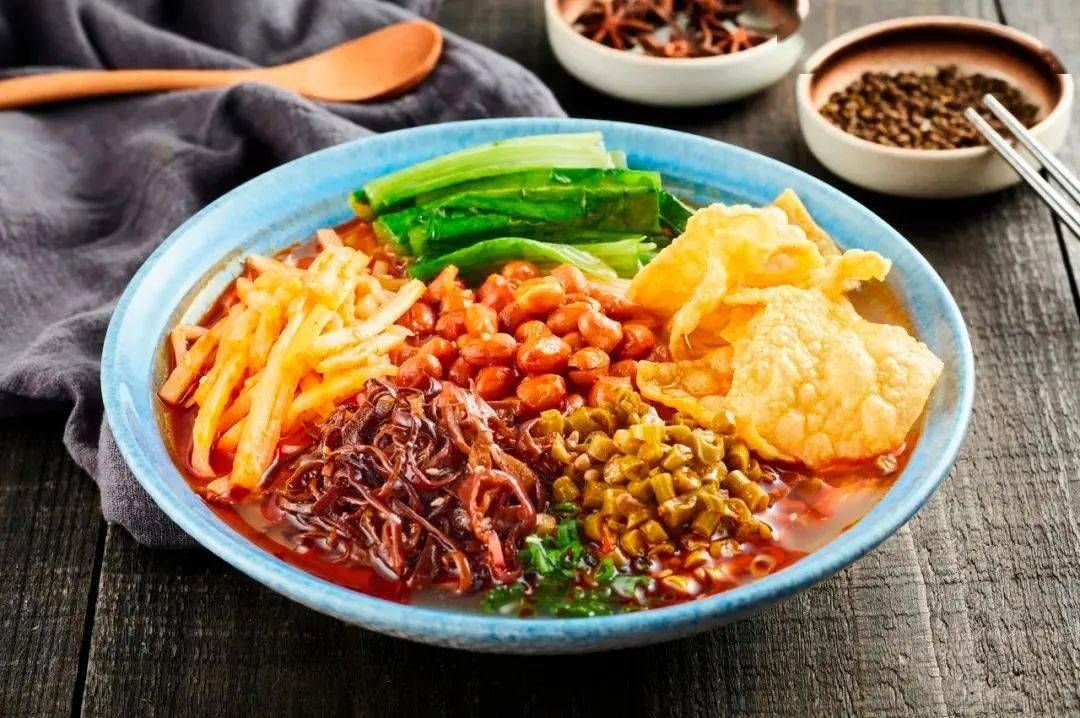 正宗柳州螺丝粉的做法（含螺蛳粉汤料制作及秘制香料配方）