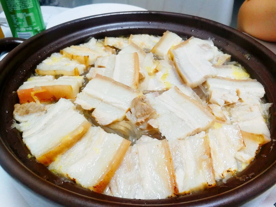 酸菜汆白肉的做法