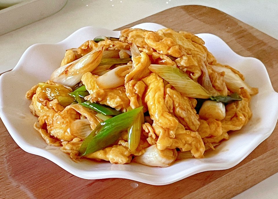 葱爆鸡蛋的做法