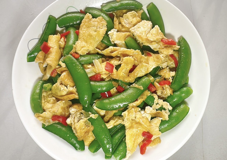 甜豆炒鸡蛋的做法