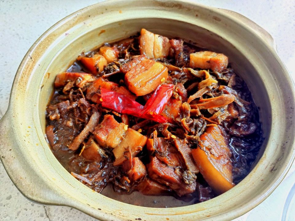 有笋干的梅干菜烧肉 精品 独家的做法