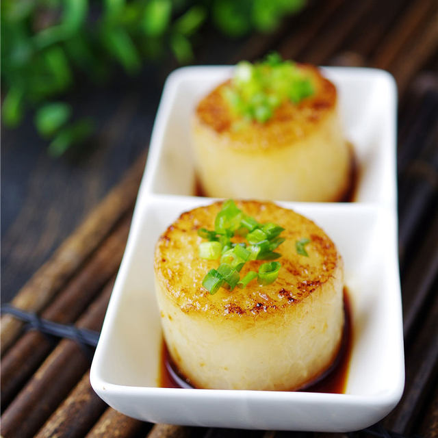 哪些食物可以保持嘴唇滋润？