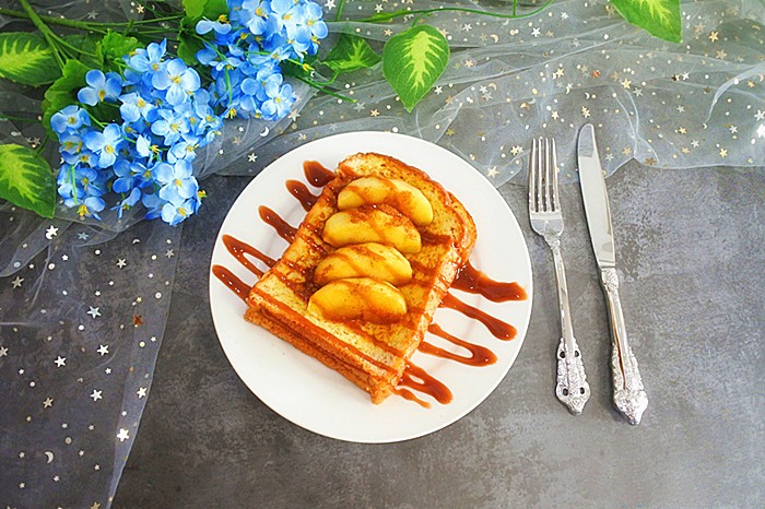 焦糖苹果配法式吐司的做法