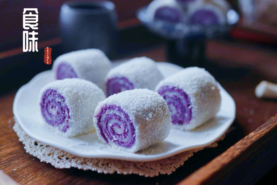 紫薯双色椰蓉糯米糍卷，香甜软糯可口美味的做法