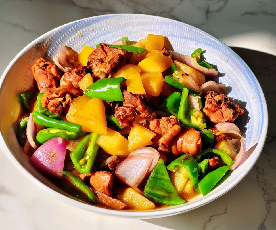 土豆烧鸡块的做法