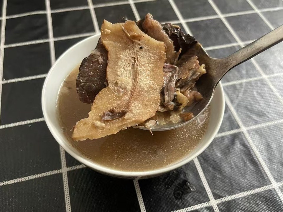 【土茯苓煲龟汤】秋冬季祛湿除闷靓汤的做法