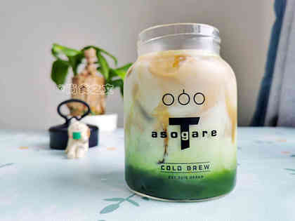 斑斓椰椰拿铁的做法