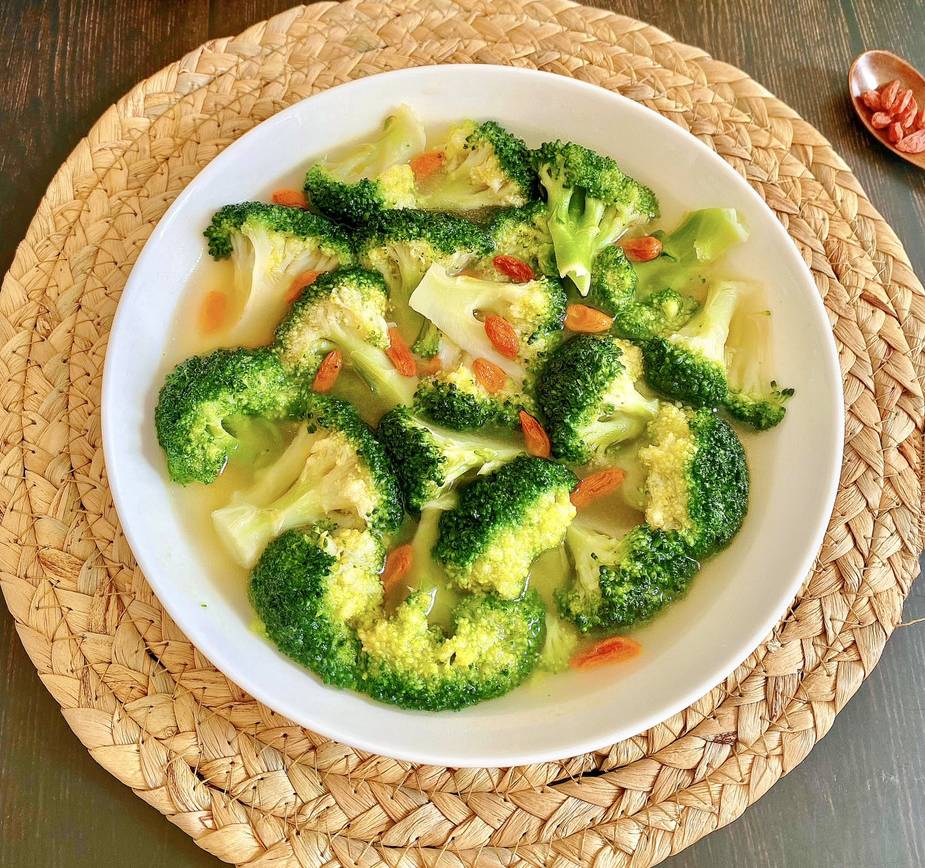 鸡汁西兰花的做法