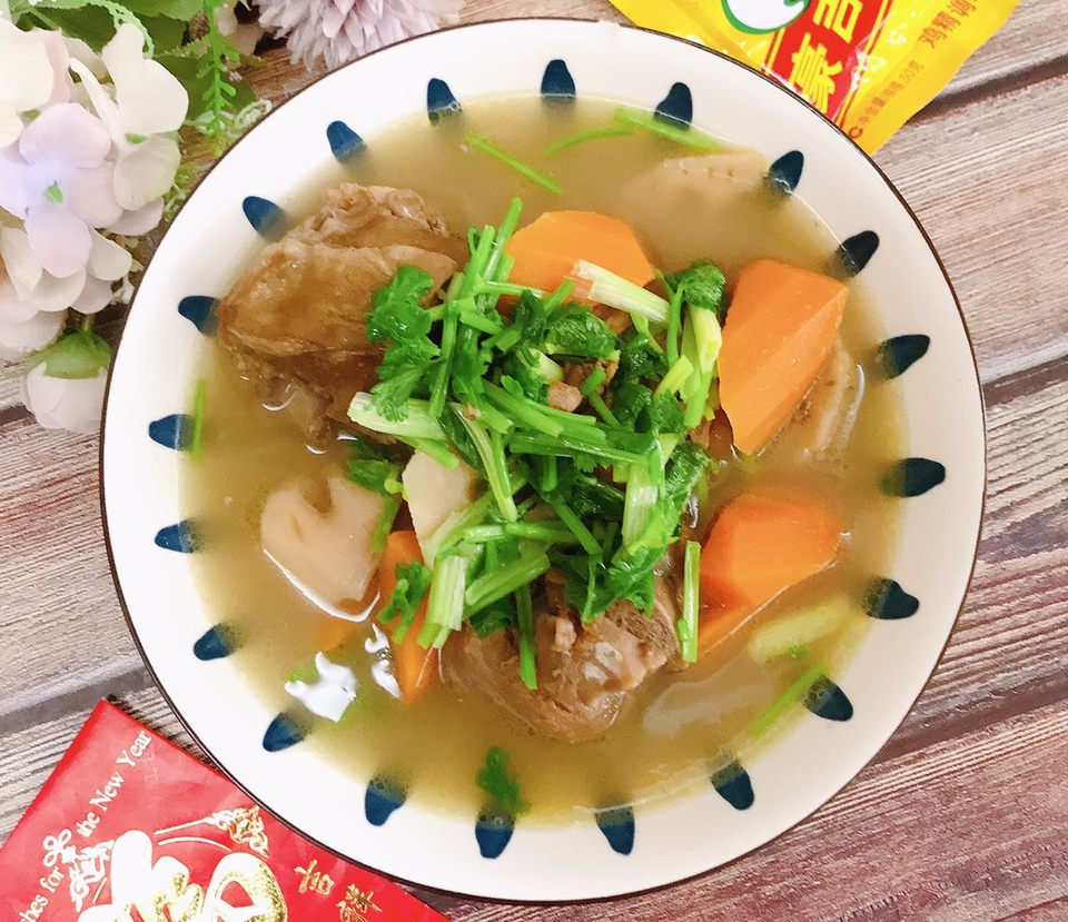 胡萝卜炖羊蝎子的做法